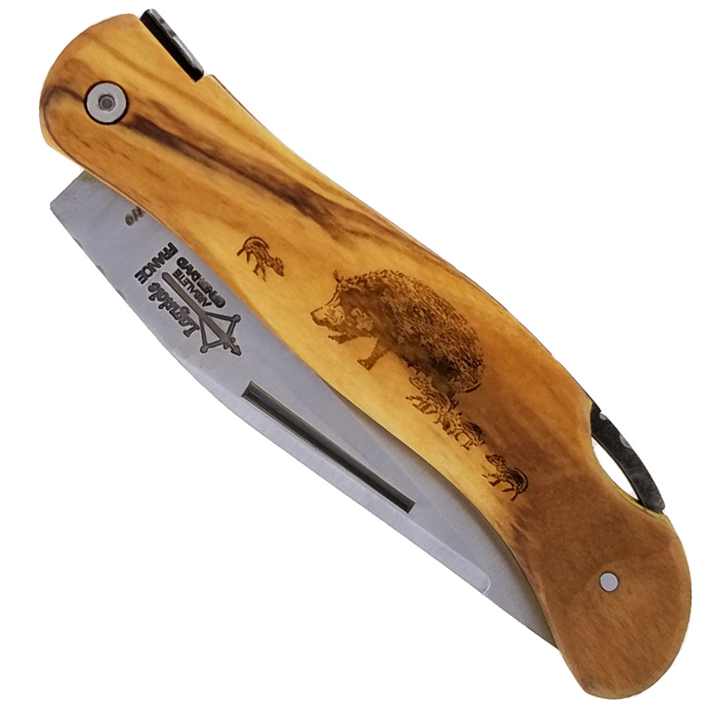 Couteau De Chasse Cube Laguiole Arbalete Plein Manche Olivier Avec Gravure Sanglier 12cm 00