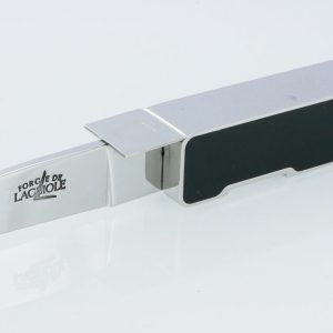 Couteau Forge De Laguiole Furtivo Designer Ora Ito Acrylique Noir Plein Manche Forme Cubique 1 Piece Finition Brillante 11cm 02