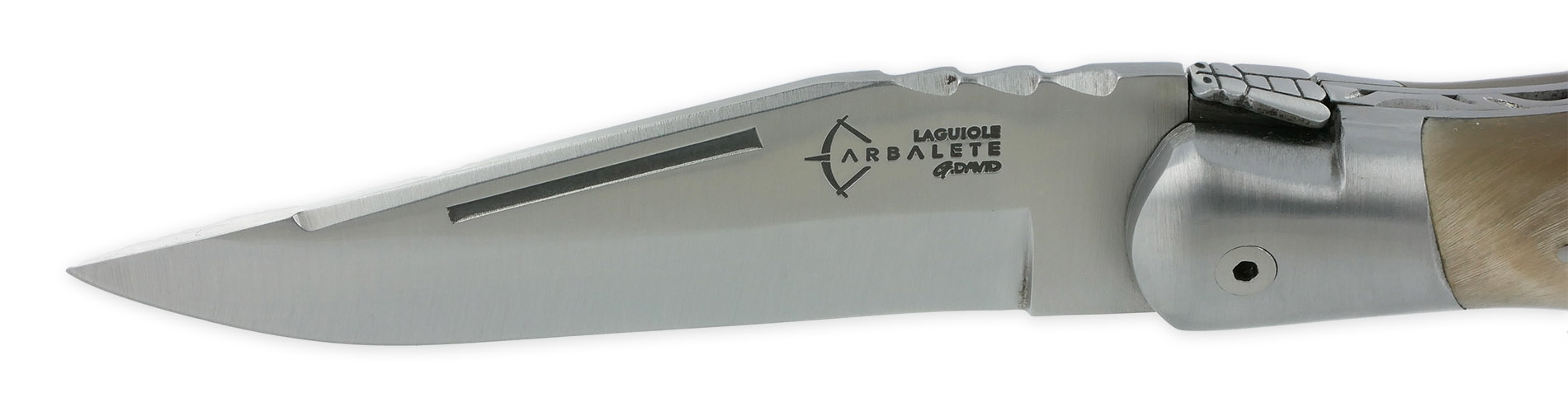 Couteau Laguiole De Chasse Arbalete Manche Croute De Belier Blond Finition Brossee 12cm 03