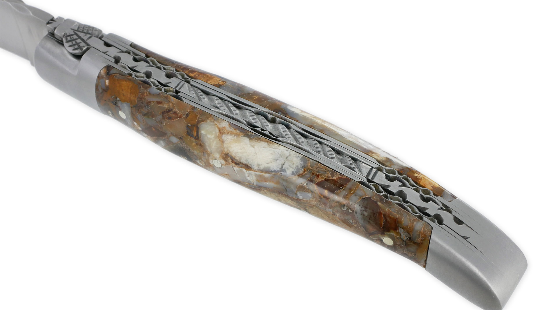 Couteau Laguiole En Aubrac 1 Piece 12 Cm Fusion Double Platines Et Ressort Guilloches Manche En Mammouth Stabilise Finition Brossee Num1 02