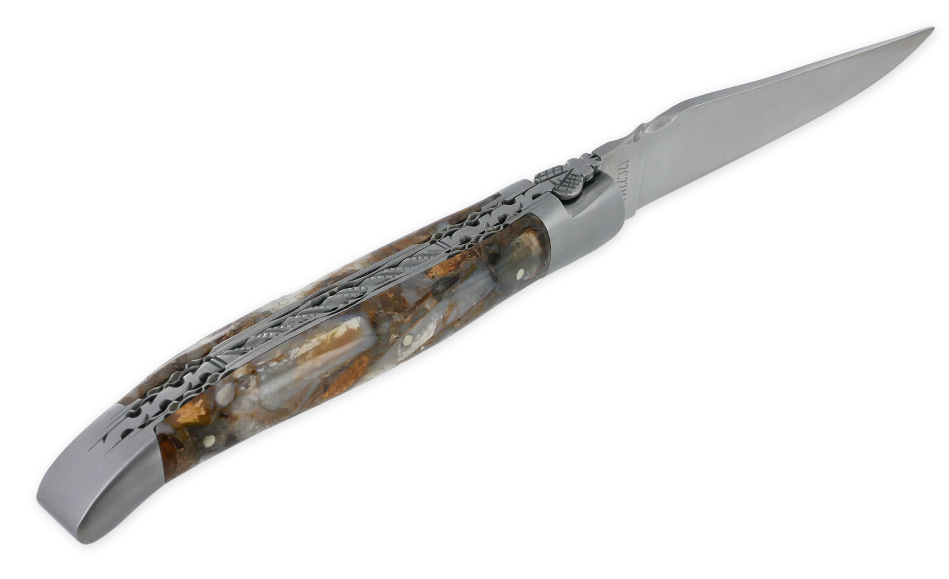 Couteau Laguiole En Aubrac 1 Piece 12 Cm Fusion Double Platines Et Ressort Guilloches Manche En Mammouth Stabilise Finition Brossee Num1 03