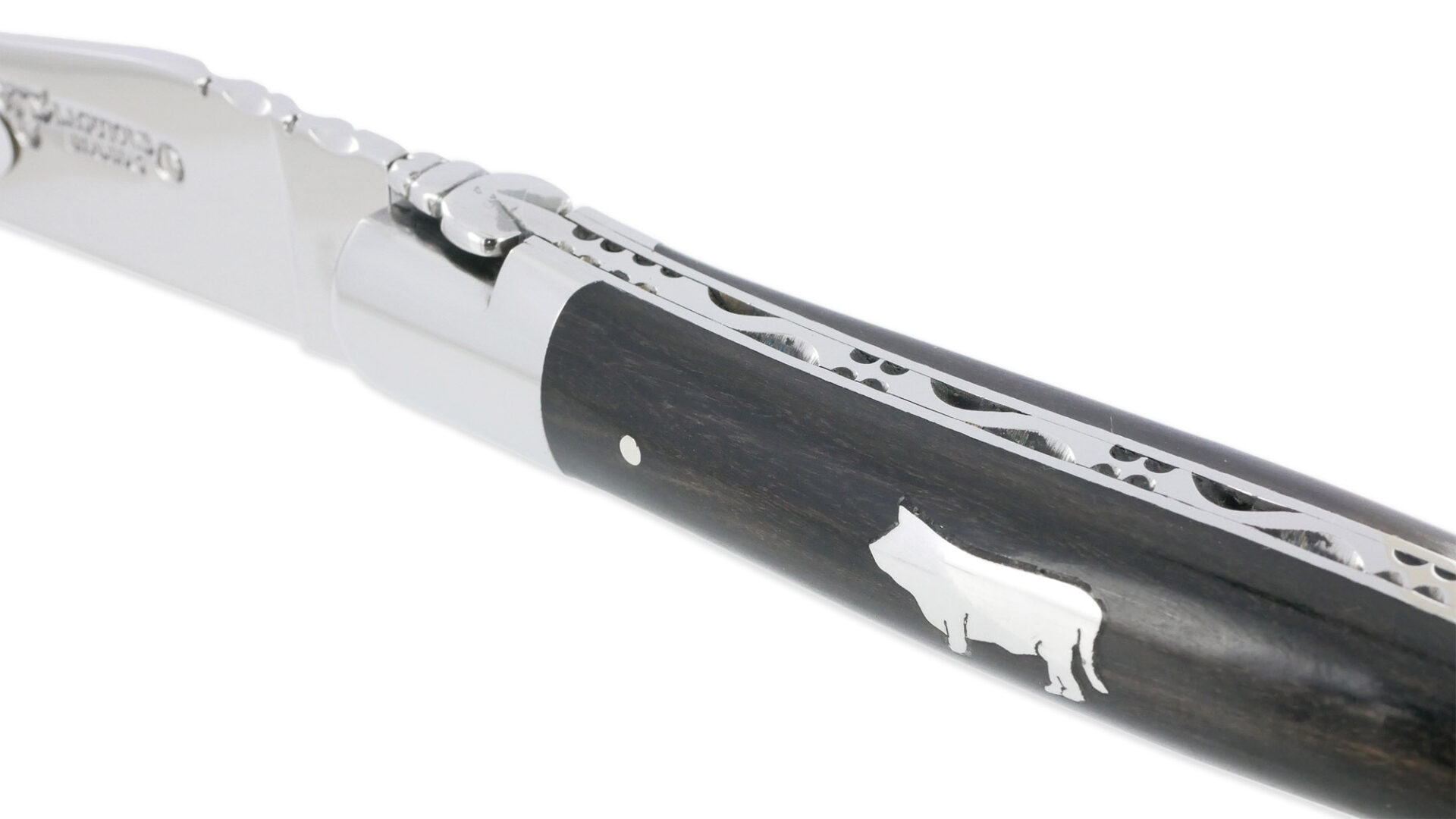 Couteau Laguiole En Aubrac 1 Piece 12 Cm Manche Ebene Marqueterie Taureau Etain 2 Mitres Inox Brillant 02