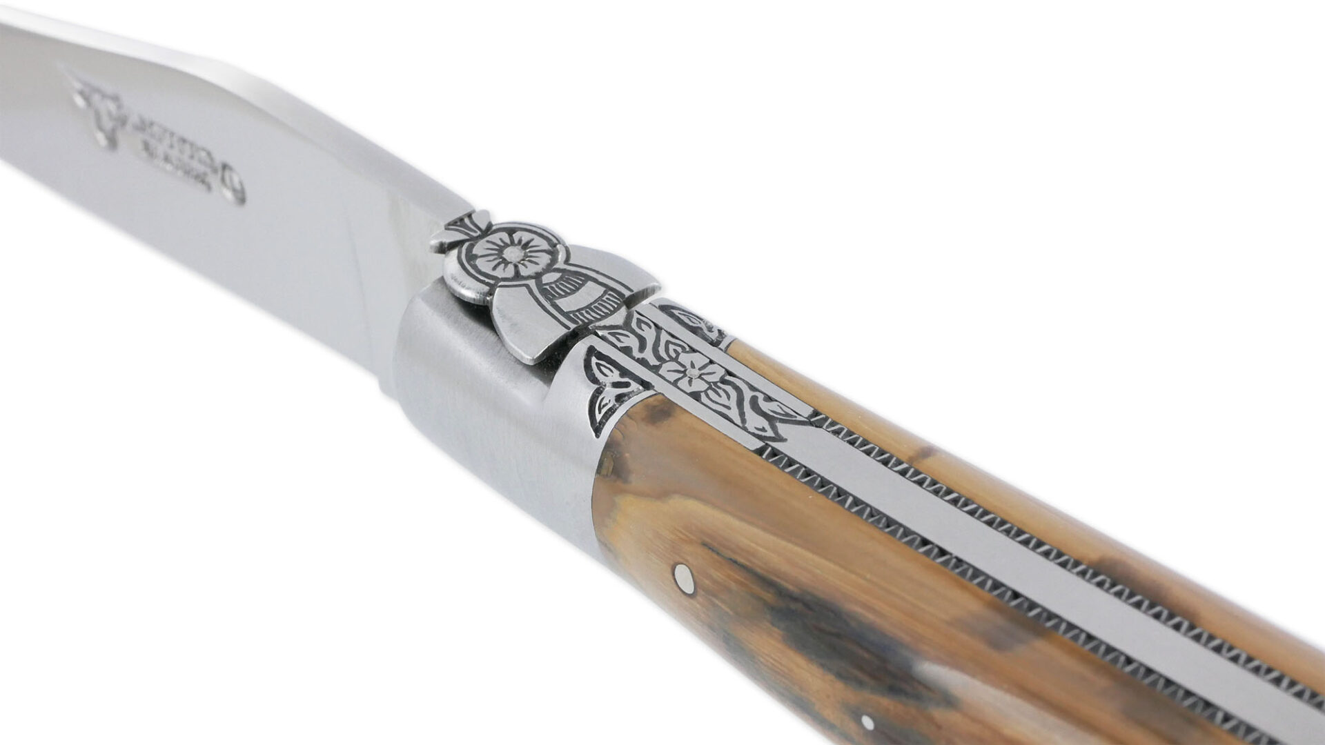 Couteau Laguiole En Aubrac 1 Piece 12 Cm Manche En Croute Ivoire De Mammouth 2 Mitres Inox Brosse Ciselees Mouche Prestige 02