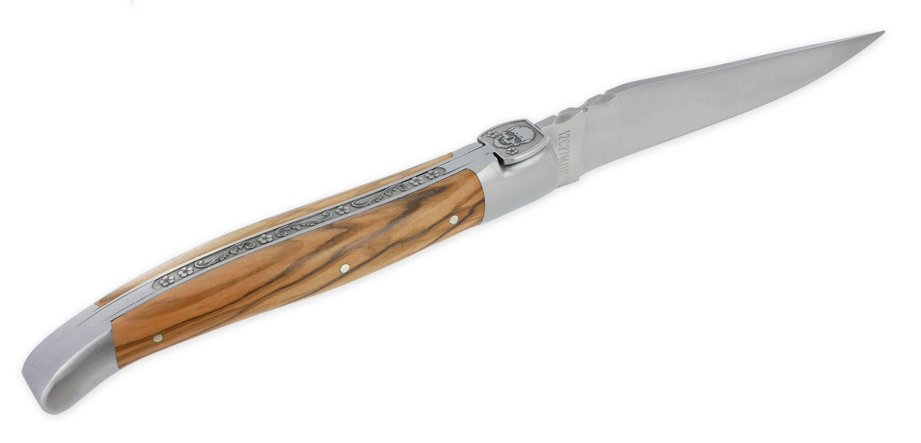 Couteau Laguiole En Aubrac 1 Piece 12 Cm Manche Olivier Ressort Grave Mouche Forgee Prestige Tete De Mort 2 Mitres Inox Brosse 02