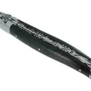 Couteau Laguiole En Aubrac 1 Piece 12cm Carbone 2 Mitres Inox Brillant Platines Et Ressort Guilloches Finition Brillante 02