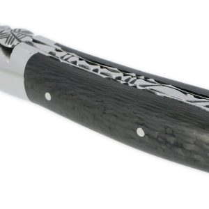 Couteau Laguiole En Aubrac 1 Piece 12cm Carbone 2 Mitres Inox Brillant Platines Et Ressort Guilloches Finition Brillante 03