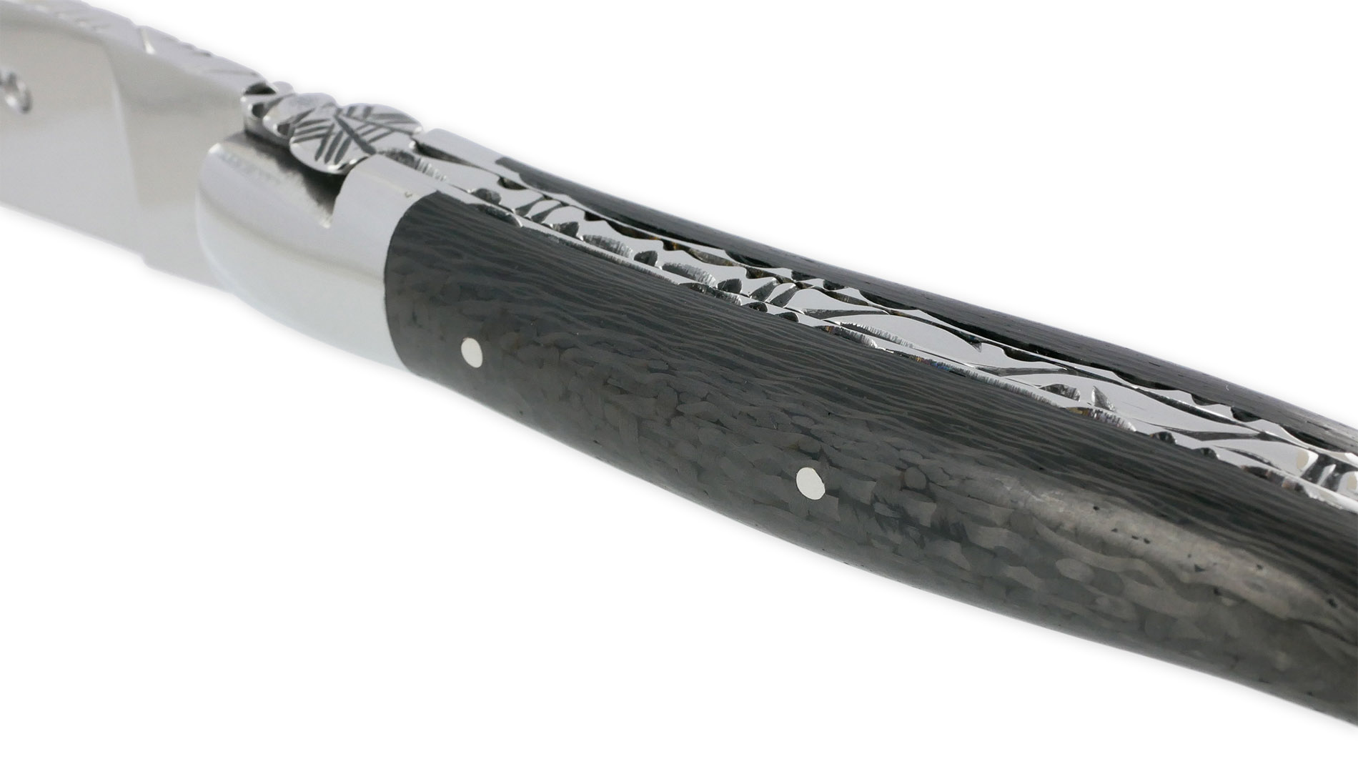 Couteau Laguiole En Aubrac 1 Piece 12cm Carbone 2 Mitres Inox Brillant Platines Et Ressort Guilloches Finition Brillante 03