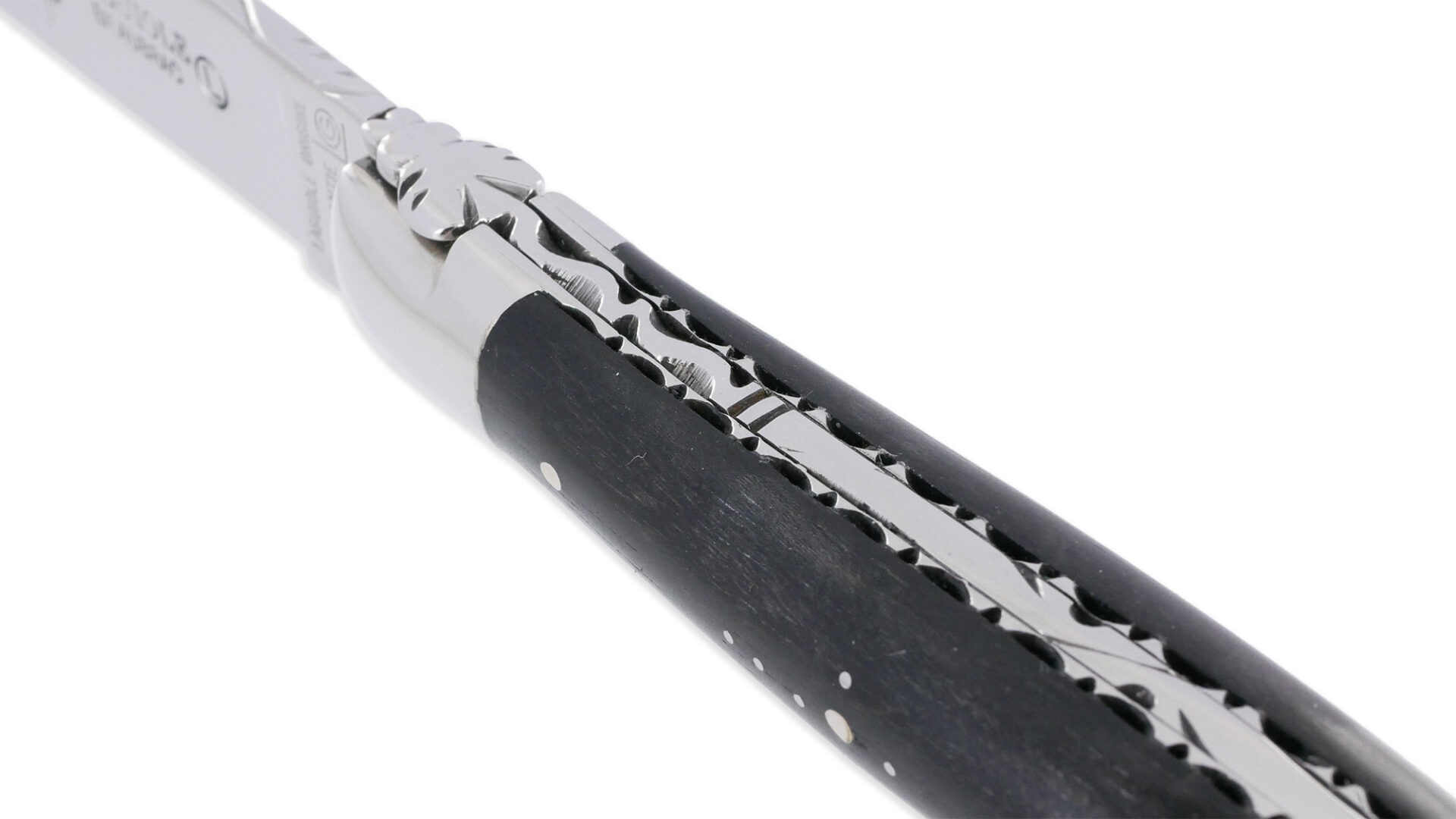 Couteau Laguiole En Aubrac 1 Piece 12cm Ebene 2 Mitres Inox Brillant Platines Et Ressort Guilloches Finition Brillante 02