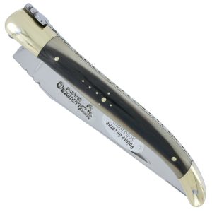 Couteau Laguiole En Aubrac 1 Piece 12cm Manche Pointe De Corne Flammee Mitres Et Platines Laiton Brillant Ressort Guilloche 00