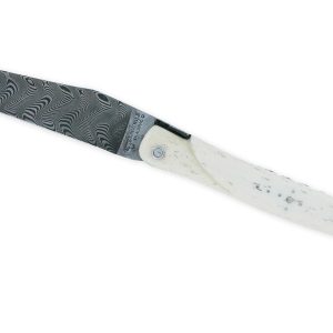 Couteau Laguiole En Aubrac Le Perle 1 Piece 12cm Plein Manche Os Platines Perlees Ressort Guilloche Lame Damas Balbach Mouche Prestige N12 01