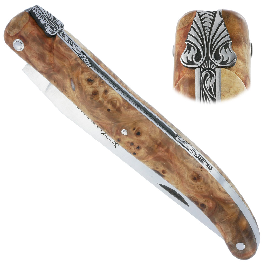 Couteau Prestige Laguiole En Aubrac 1 Piece 12 Cm Plein Manche En Loupe De Marronnier Platine Inox Ressort En Creux Guilloche Main Mouche Stylisee 00