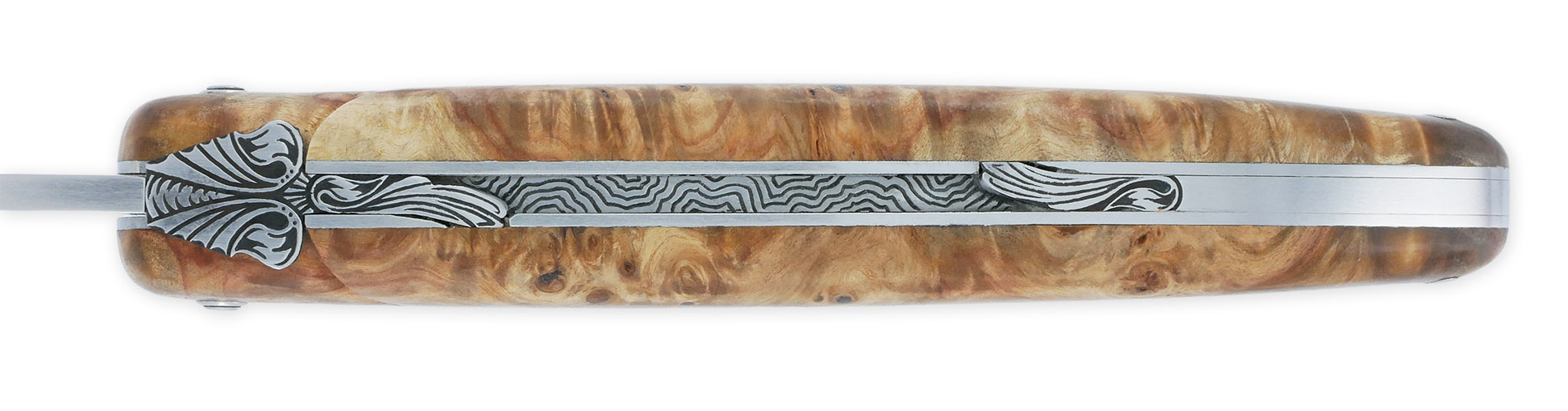 Couteau Prestige Laguiole En Aubrac 1 Piece 12 Cm Plein Manche En Loupe De Marronnier Platine Inox Ressort En Creux Guilloche Main Mouche Stylisee 05