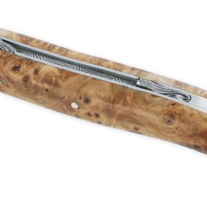 Couteau Prestige Laguiole En Aubrac 1 Piece 12 Cm Plein Manche En Loupe De Marronnier Platine Inox Ressort En Creux Guilloche Main Mouche Stylisee 06