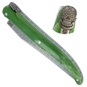 Couteau Prestige Laguiole Tete De Mort Mexicaine Manche Os Chameau 1piece 12cm Lame Damas Ressort Guilloche Main 00