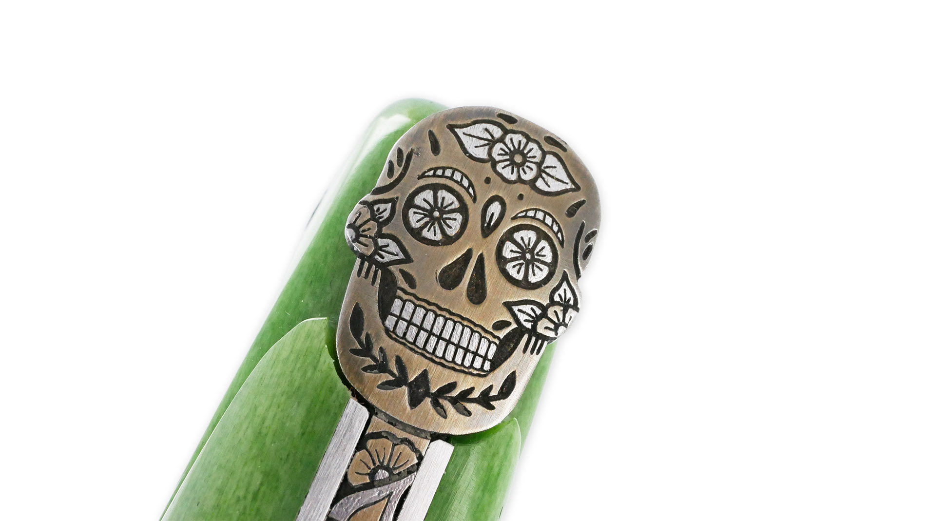 Couteau Prestige Laguiole Tete De Mort Mexicaine Manche Os Chameau 1piece 12cm Lame Damas Ressort Guilloche Main 01