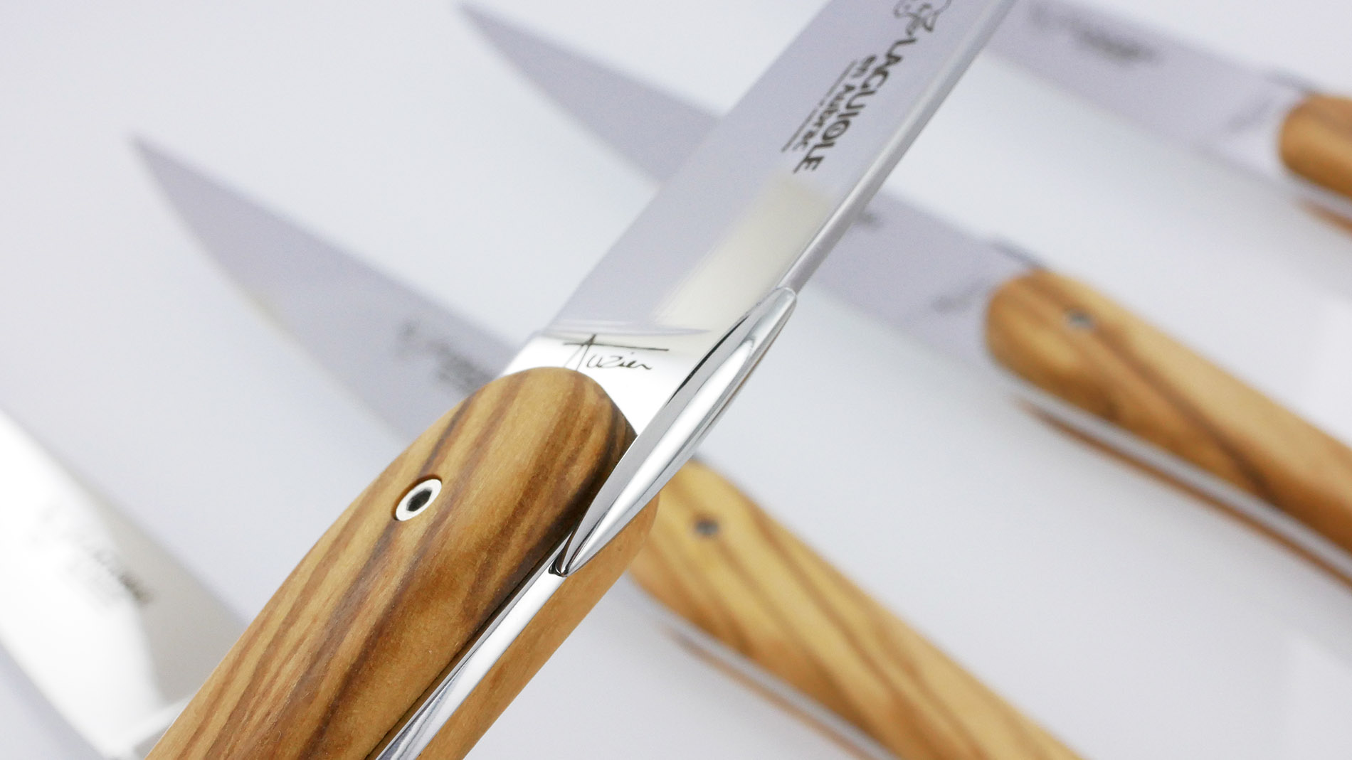 Couteaux De Table Laguiole En Aubrac L Ecir Plein Manche En Olivier Set De 6 02