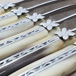 Couteaux Table Lea L Aubracien Pointe De Corne 02