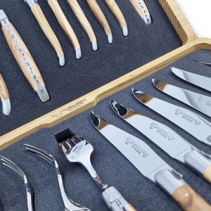Menagere Laguiole En Aubrac En Olivier 24 Pieces 01