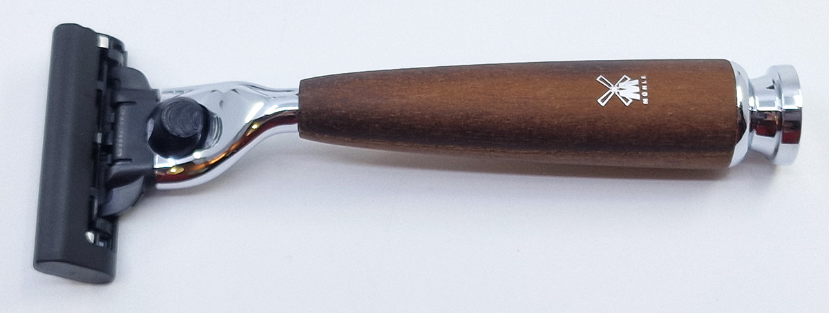 Set De Rasage Muhle Rasoir De Securite Mach3 Et Blaireau Manches Frene Rytmo 4 Pieces 03