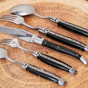 Set De Table Individuel Laguiole En Aubrac 5 Pieces Manches En Buffle Finition Brillante 02