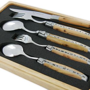 Set De Table Individuel Laguiole En Aubrac 5 Pieces Manches En Genevrier Finition Brossee 01