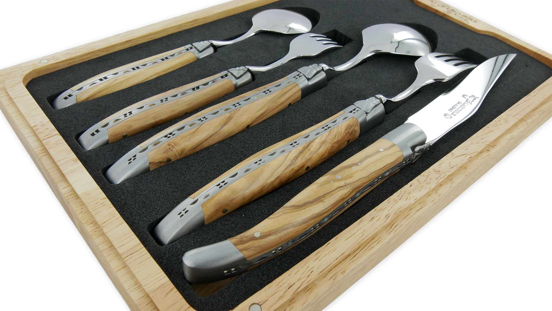 Set De Table Individuel Laguiole En Aubrac 5 Pieces Manches En Olivier Finition Brossee 01