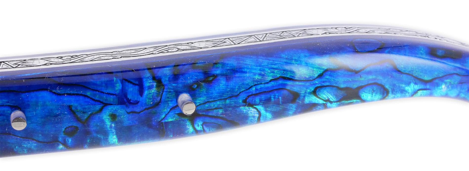 Couteau Laguiole Prestige Createur 1 Piece 12 Cm 1 Mitre Avant Ciselee A La Main Manche En Nacre Veritable Sous Resine Bleutee Mouche Stylisee Lame Damas Piece Unique 04