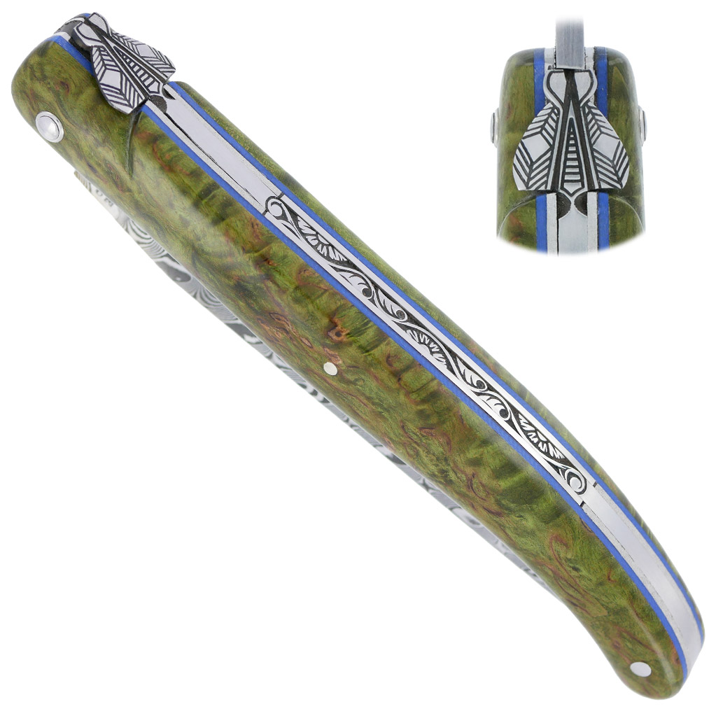 Couteau Prestige Laguiole En Aubrac 1 Piece 12 Cm Plein Manche En Loupe De Bouleau Teinte Vert Ressort Guilloche A La Main Entretoises Bleue Mouche Stylisee Lame Damas 0