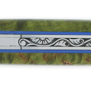 Couteau Prestige Laguiole En Aubrac 1 Piece 12 Cm Plein Manche En Loupe De Bouleau Teinte Vert Ressort Guilloche A La Main Entretoises Bleue Mouche Stylisee Lame Damas 01